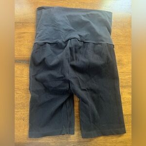 Maternity biker shorts